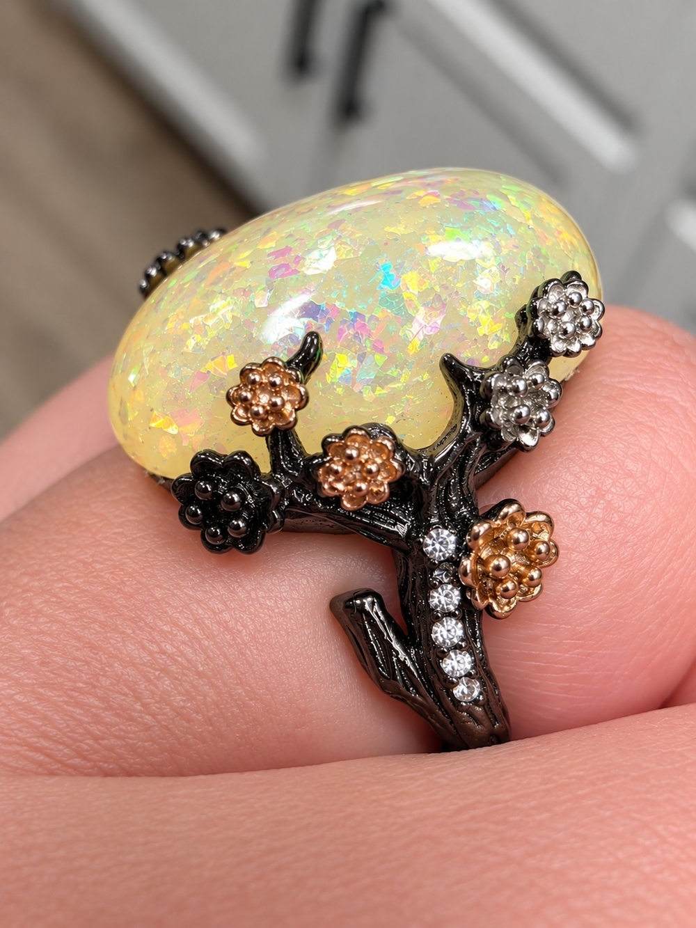 🌈💍Vintage Iridescent Opal Floral Statement Ring | Size 8